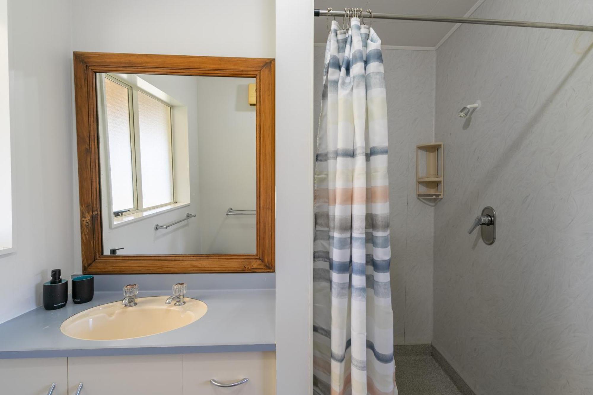 Kepler Retreat - Te Anau Holiday Home Экстерьер фото